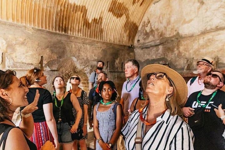 Herculaneum – Private Tour with Archaeologist Guide — photo 1 of 11