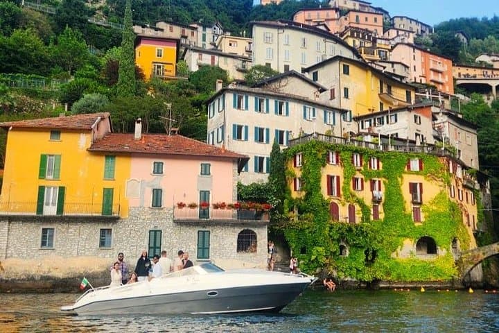 Boatparty Shared Tour on Lake Como–2 Hours of Villas, Wine & Swim — photo 1 of 14