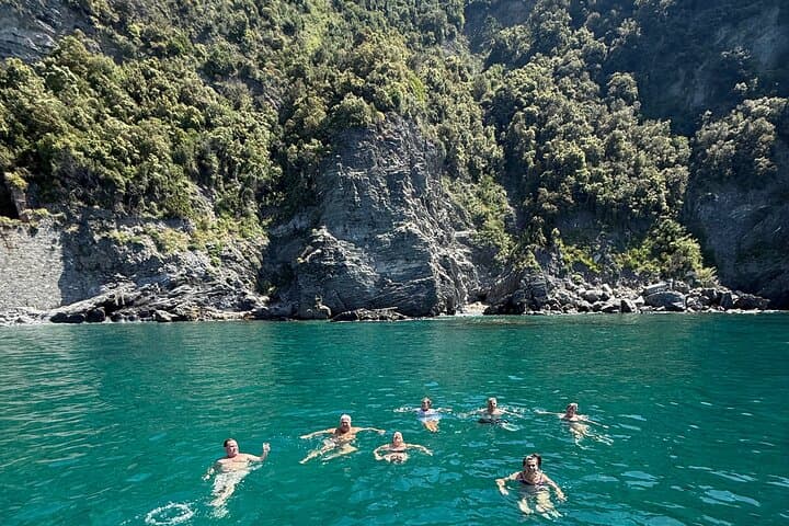 Boat ride from Riomaggiore with stop for swimming and local wine. — photo 1 of 11