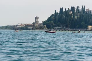 From Peschiera : East Coast Boat Tour to Sirmione