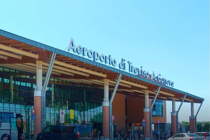 Transfer from Treviso Airport to Venice — photo 1 of 8