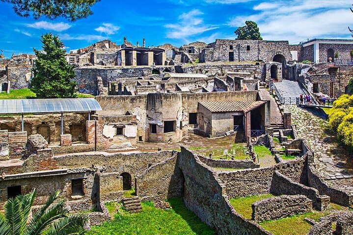 Skip the Line Pompeii Ruins Guided Walking Tour — photo 1 of 5
