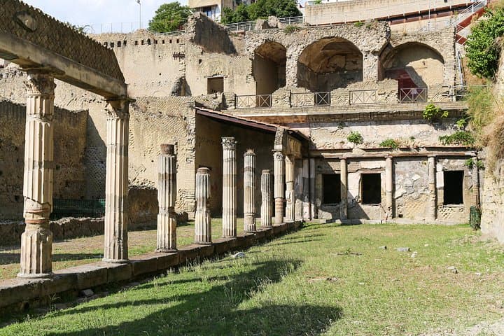 Private Herculaneum Tour with Priority Access from Naples — photo 1 of 5
