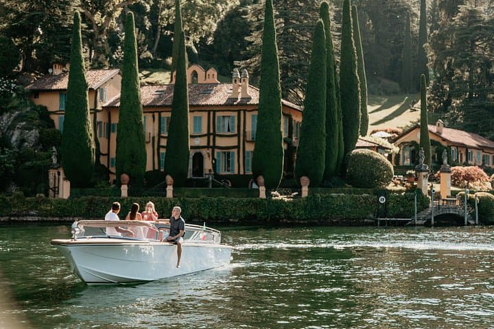 Private Luxury Cruise with Prosecco in Lake Como at its finest — photo 1 of 8