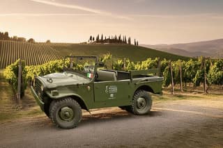 Tuscan Vineyard Old Jeep Tour, Wine Tasting & Lunch