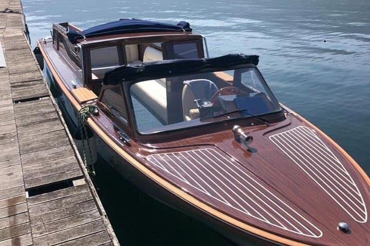 1H Como Lake Boat Tour on Venice Wooden Boat — photo 1 of 8