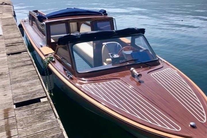 2H Cruise on Lake Como in a classic wooden boat — photo 1 of 7