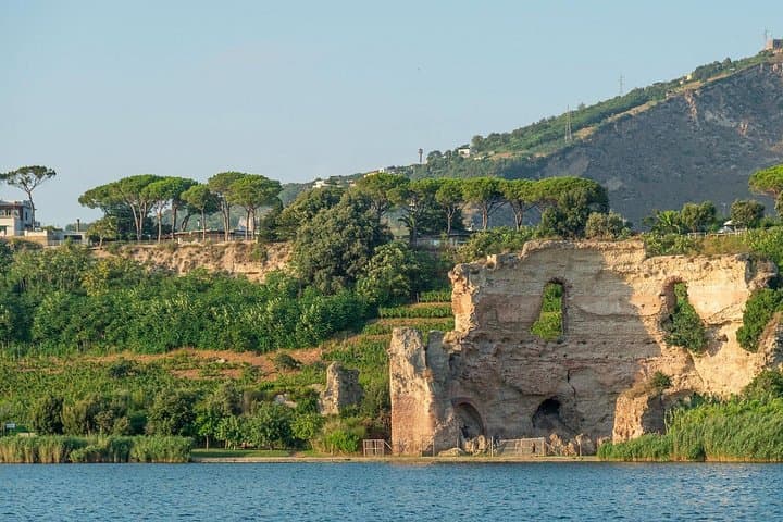 Montenuovo Crater Route and Lake Averno — photo 1 of 5