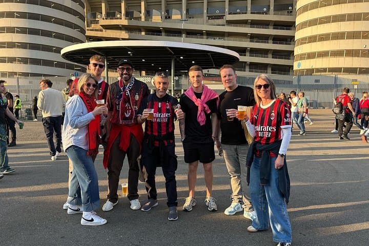 Milan: See a football game in Milan together with locals — photo 1 of 14