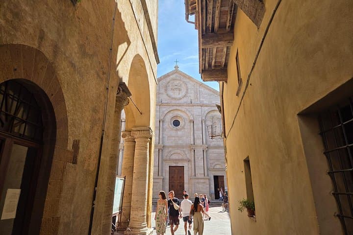 Val d'Orcia Full Day Tour Pienza Montepulciano and Wine Tasting — photo 1 of 12