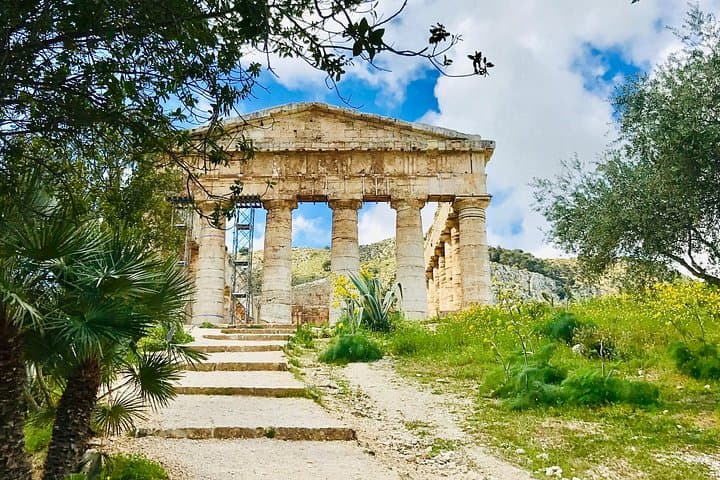 SEGESTA and MONREALE Private Tour from Palermo with Guide Driver — photo 1 of 16