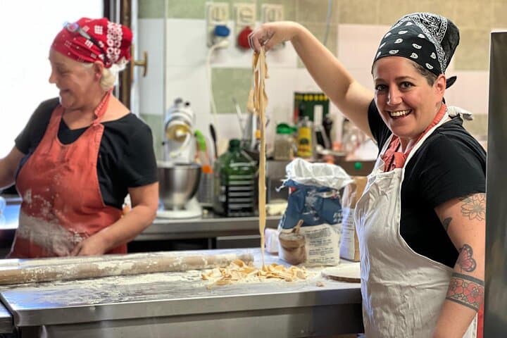 Chianti Semi-Private Cooking Class, San Gimignano, wine tastings — photo 1 of 29