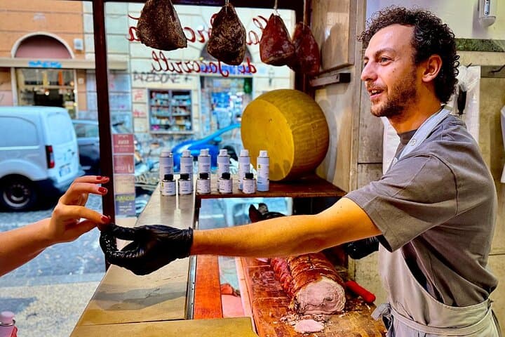 Trastevere Like a Local Food Tour with 7+ Food Tastings & Wines — photo 1 of 13