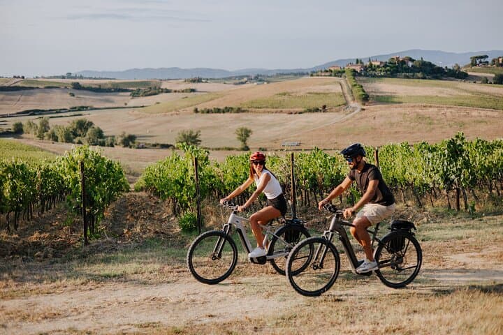 Cortona - eBike tour and wine tasting in the Val di Chiana [+40€] — photo 1 of 14