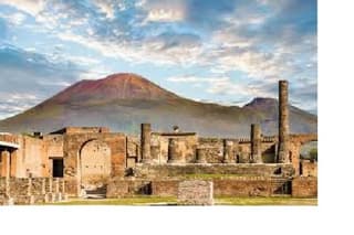 Pompeii Tour with Audiogui DA from Naples