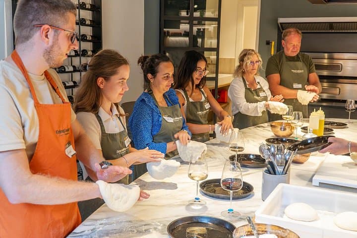 Roman Cooking Class - Pizza, Ravioli & Italian Dessert with Wine — photo 1 of 13