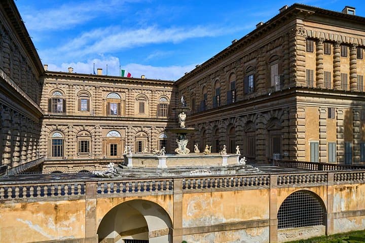Uffizi Gallery and Pitti Palace Entry Tickets with Host — photo 1 of 6