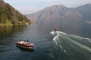 Boat tour share 4h Como with landing in Bellagio and Varenna