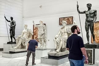 Private Archaeological Museum & Naples Highlights Shore Excursion