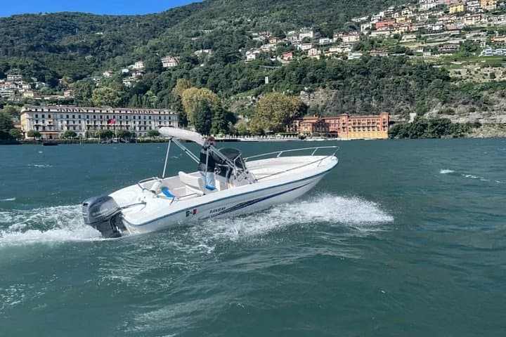 Self Drive Boat Lake Como - No License - Sunshade — photo 1 of 17