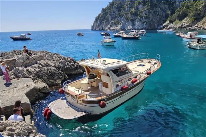 From Sorrento or Positano: Private Capri Tour with Fratelli Aprea — photo 1 of 5