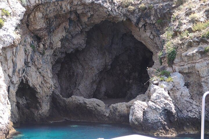 Isola Bella and Blue Grotto Boat Tour — photo 1 of 7
