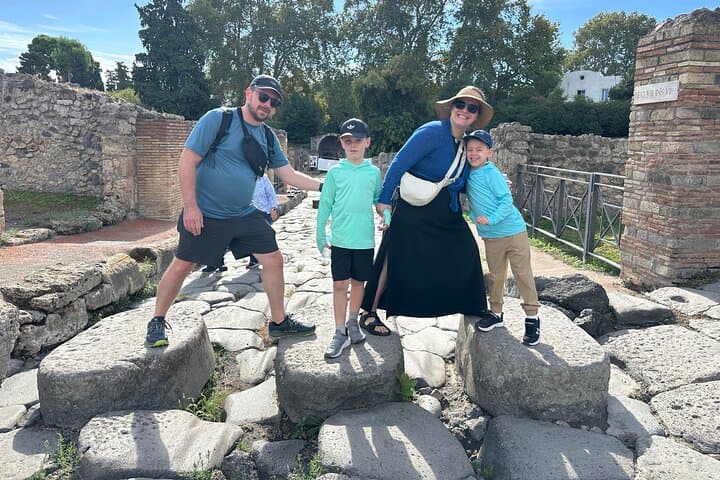 Skip-the-Line Pompeii Tour for Kids with an Archaeologist — photo 1 of 10