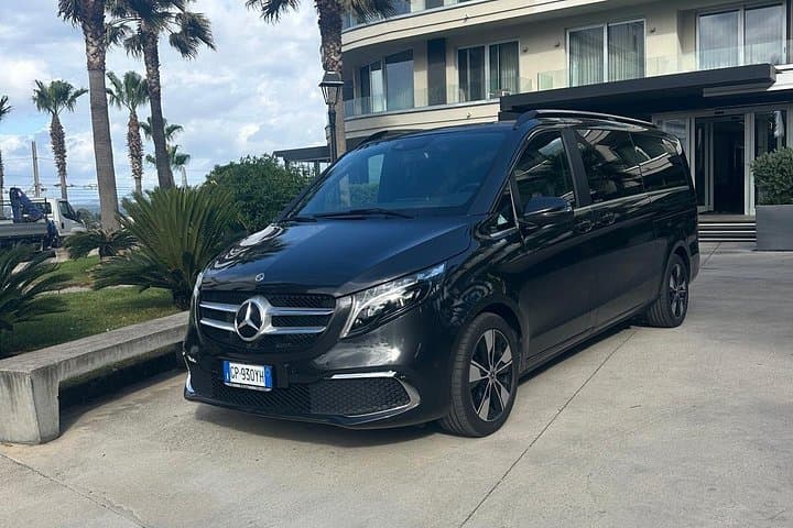 Private Transfer from Naples to Positano — photo 1 of 6