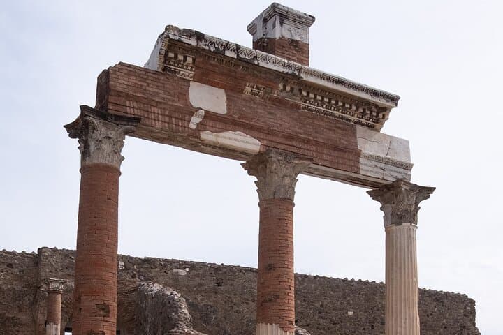 Pompeii Day Trip from Rome Guided Tour with Entry Included — photo 1 of 11