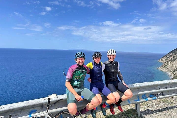 Discover the Island of Elba by Road Bike with Guide and Assistance — photo 1 of 7