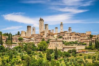 Private San Gimignano tour and wine tasting lunch from Florence