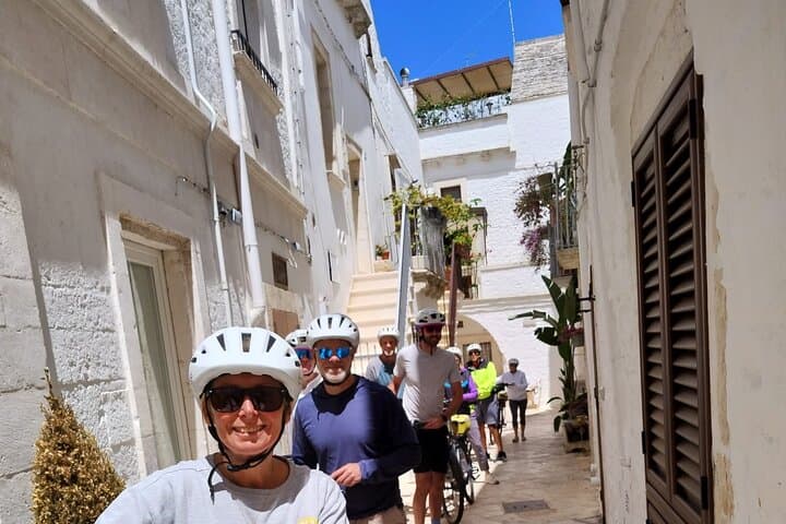 Smart & easy ebike tour in the Itria Valley: Martina Franca - Locorotondo — photo 1 of 4