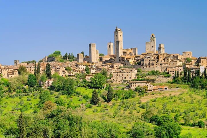 San Gimignano and Winery Experience with Lunch from Livorno — photo 1 of 7