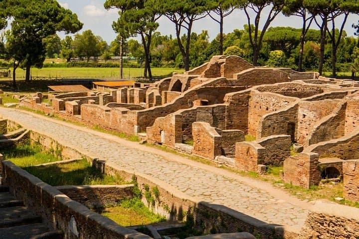 Half Day Tour at Ostia Antica with Private Transfer and Tickets — photo 1 of 17