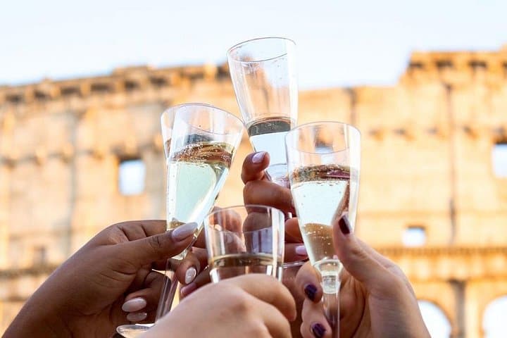 Rome: Nightlife Drinking Tour, Small Group Experience — photo 1 of 8