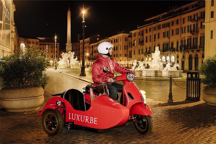 Vespa Sidecar Tour: Rome by Night — photo 1 of 10