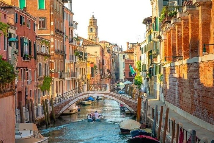 Venice Hidden Gems Walking Tour with Rialto Bridge — photo 1 of 4