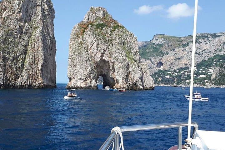 Capri Private Boat and Guided Tour No Stress Full Day Experience — photo 1 of 11