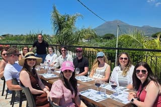 Pompeii : wine and oil tasting with aperitif on the Estate