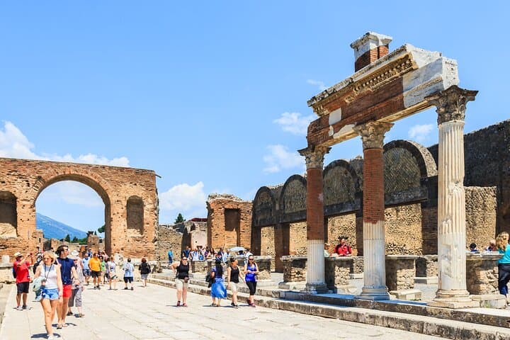 Pompeii and Herculaneum Tour from Sorrento with Tickets and Lunch — photo 1 of 6
