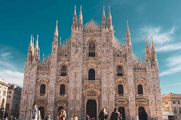 Inside Milan - Style, power and identity — photo 1 of 9