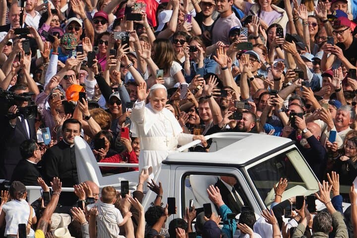 Reserved Papal Audience Ticket with Assistance On Site — photo 1 of 7