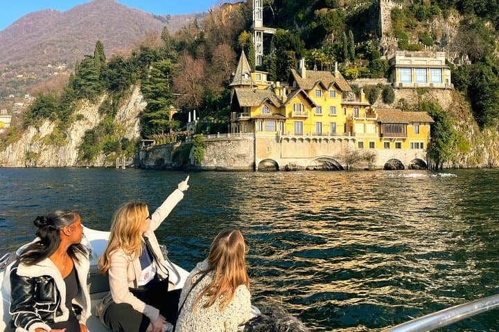 Lake Como Shared Boat Tour and Aperitif with Prosecco — photo 1 of 16