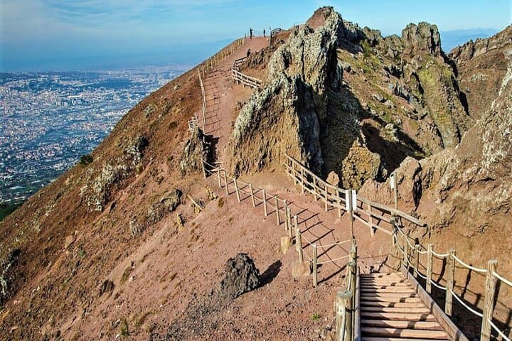 Pompeii, Vesuvius Hike and Wine Tasting with Lunch from Naples — photo 1 of 11