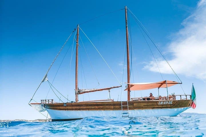 Sailing tour in the Archipelago of La Maddalena — photo 1 of 5