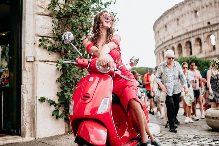 Explore Hidden Gems Of Rome on Vespa — photo 1 of 12