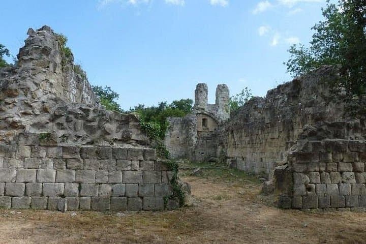Guided Hiking Tour of the Lost City of Vitozza — photo 1 of 10