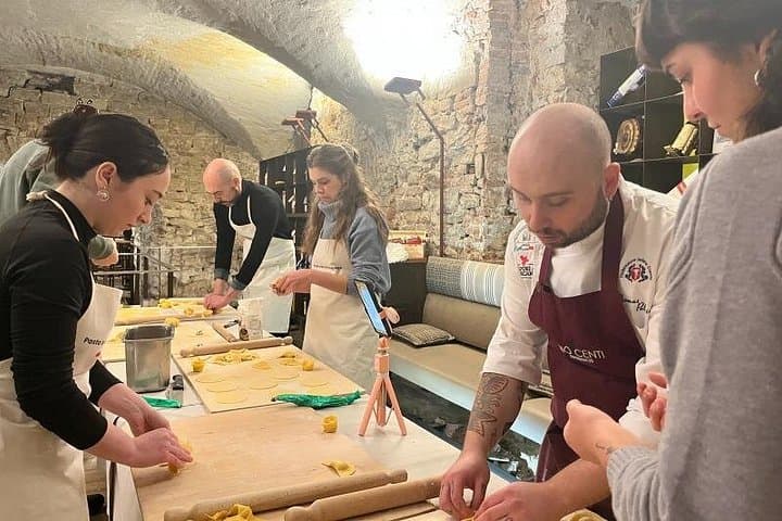 Hands-On Pasta and Tiramisu Class in a Florentine Palace — photo 1 of 10