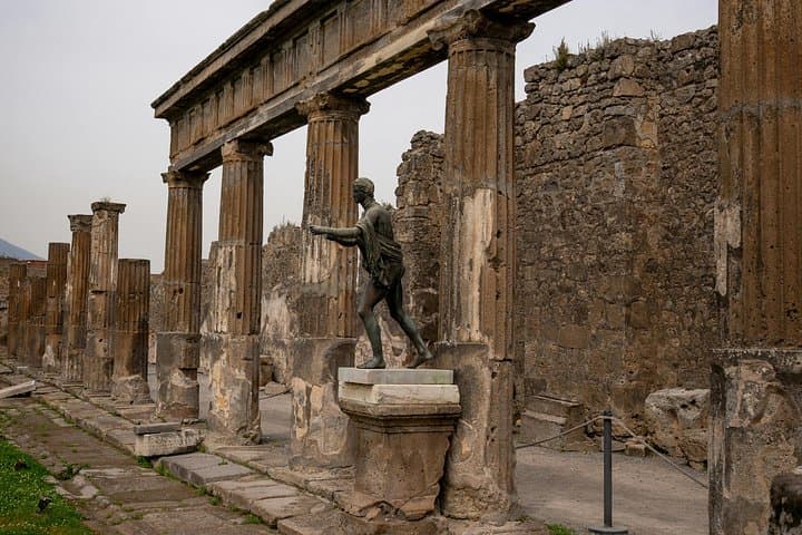 Day Trip from Rome to Pompeii and the Coast in Minivan — photo 1 of 7