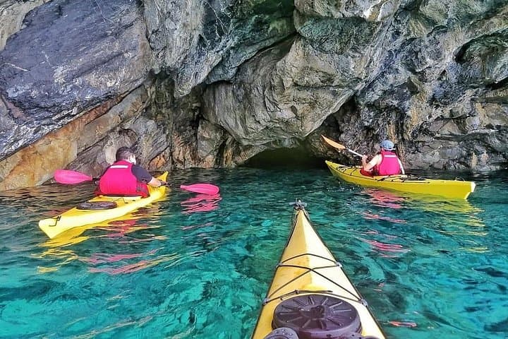 2-hour kayak excursion from Marina di Campo — photo 1 of 9
